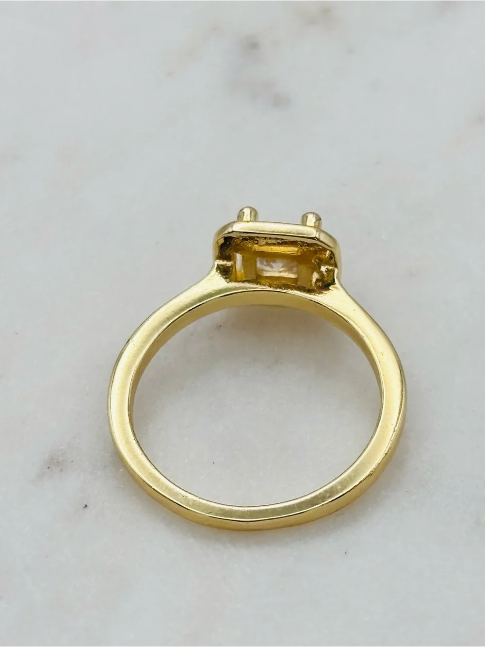 Emptyclosett elegant gold